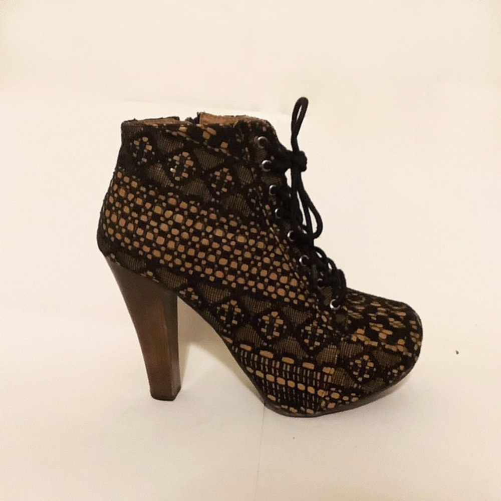 Lace Booties - Picture 2 of 3